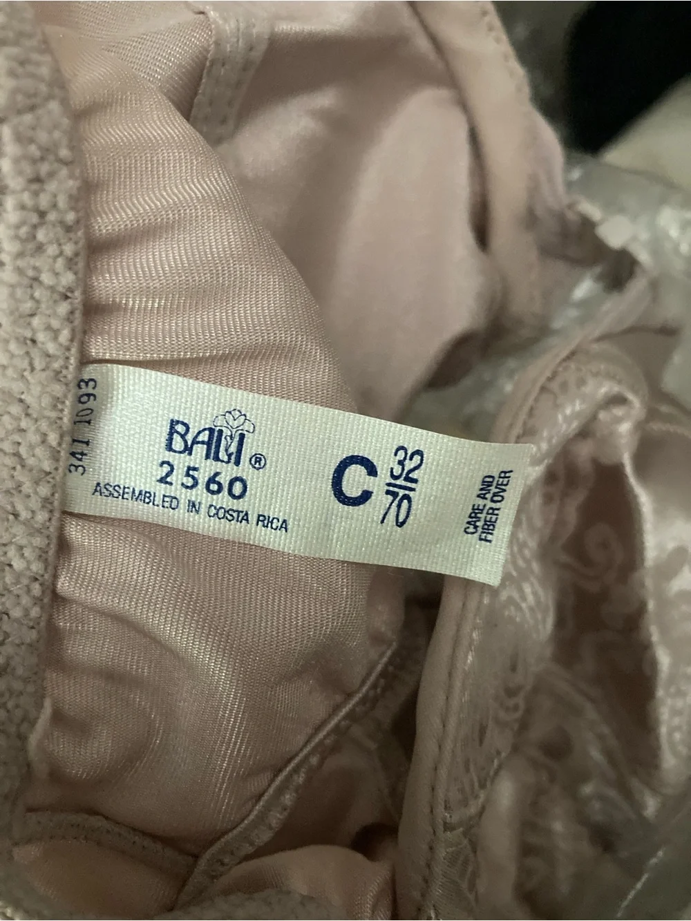 Bali Satin Tracings Front-Close Underwire Bra in Light Taupe 32C new unlined